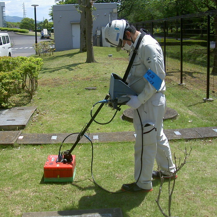 写真：地中レーダ探査